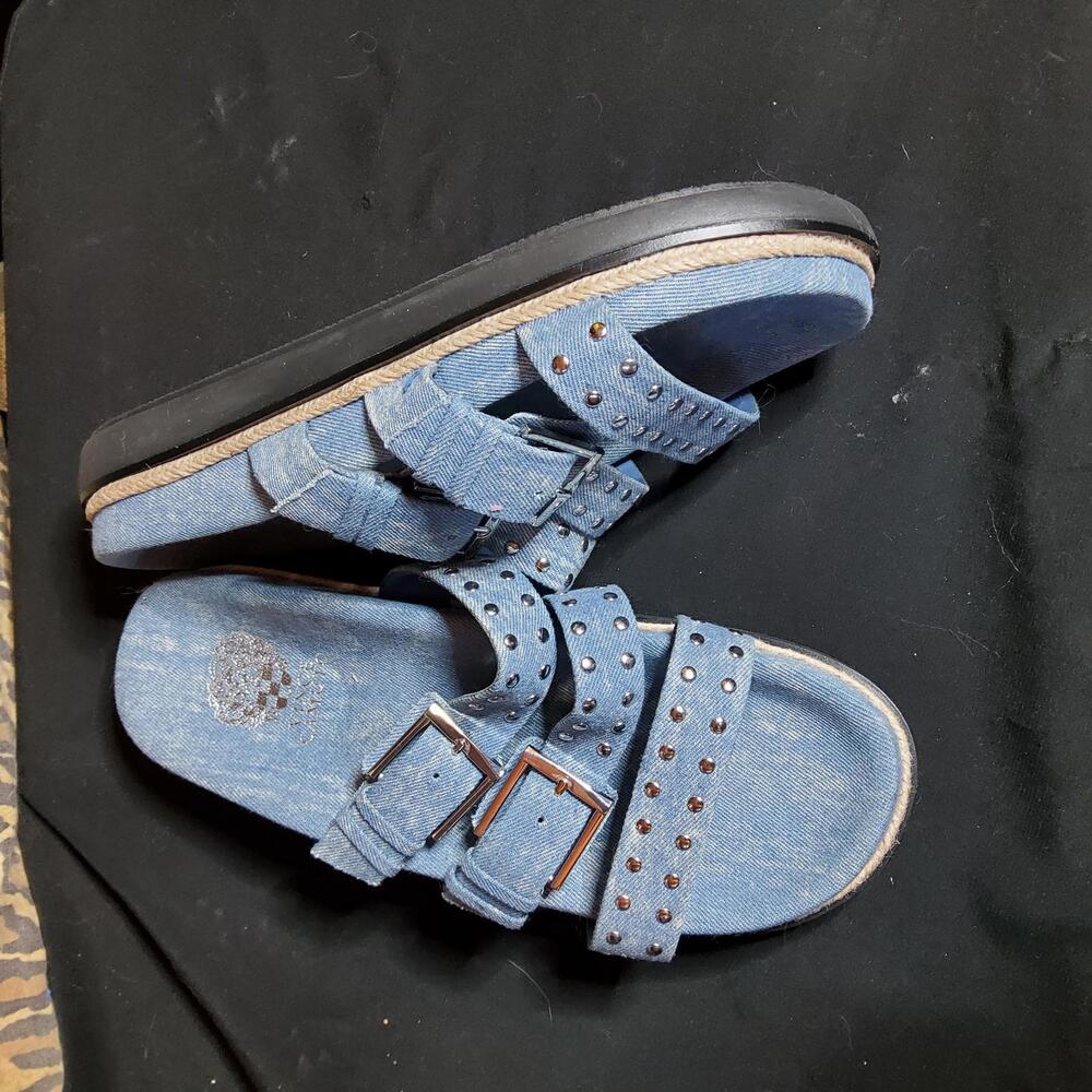 10 Equal Studs Jean Platforms - Picture 2 of 4